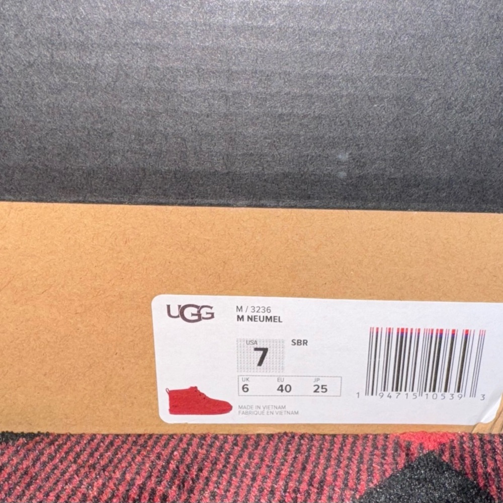 Brand new Uggs - Picture 4 of 4